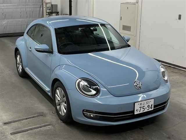 35096 Volkswagen The beetle 16CBZ 2015 г. (MIRIVE Saitama)